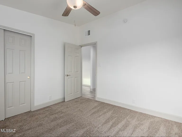 6824 S Burcham Ave — Photo 22