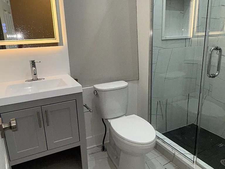 1114 N Wolcott Ave #1R — Photo 24