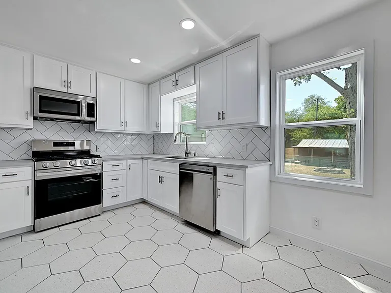203 Nelray Blvd — Photo 10