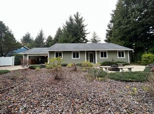 810 SW Skyline Ter, Waldport, OR 97394