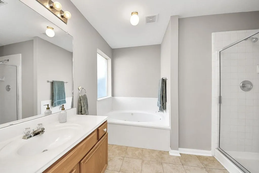 3 bed, 1382 sqft, $1,875 — Photo 4