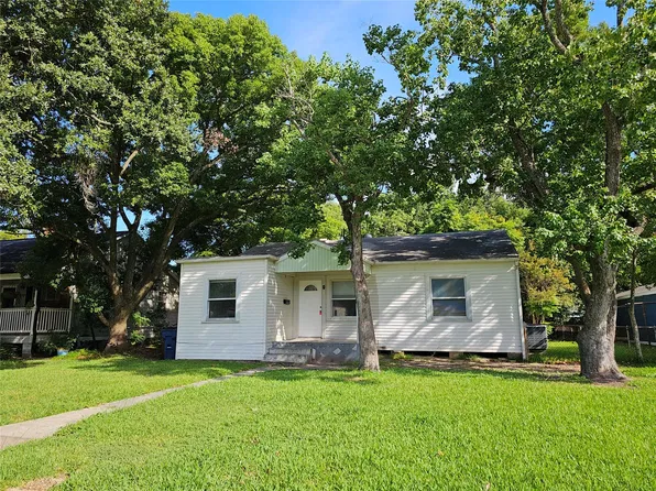 806 17th Ave N, Texas City, TX 77590