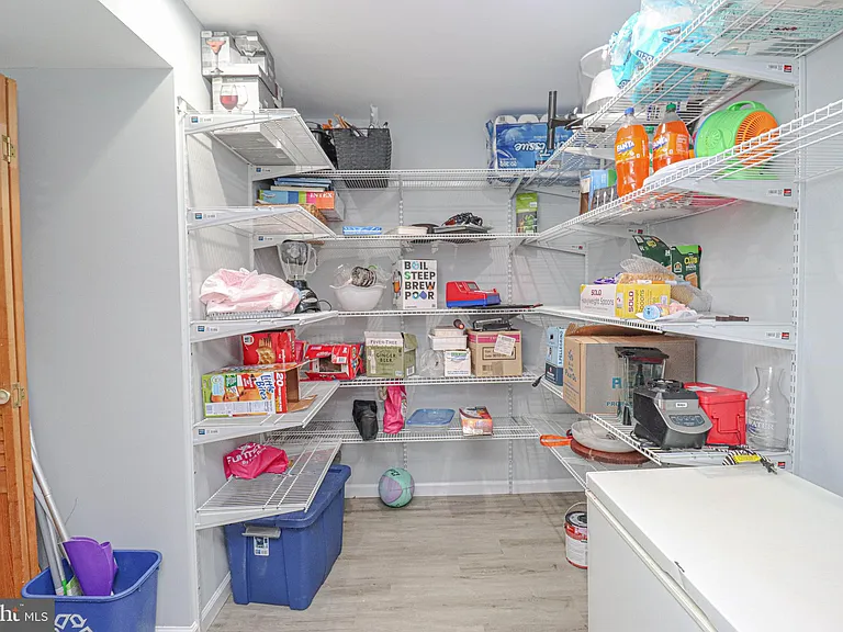 2426 Vineyard Ln — Photo 35
