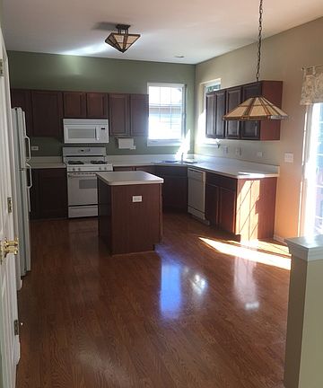 2nd image of 481 Beckett Crossing Dr