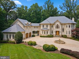 532 Springvale Rd, Great Falls, VA 22066