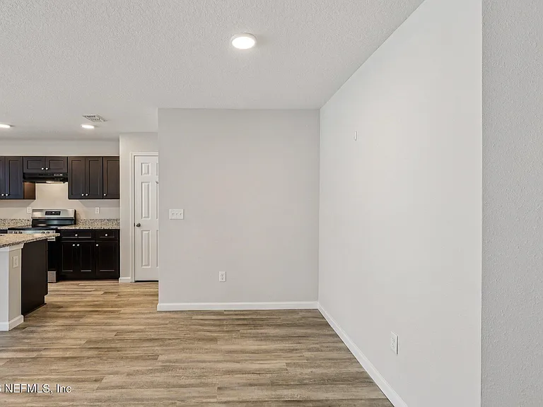 5453 Wabash Blvd — Photo 4