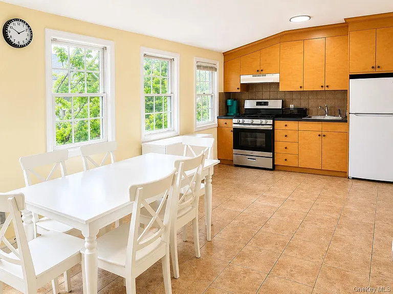 60 Jackson Ave #2 — Photo 3