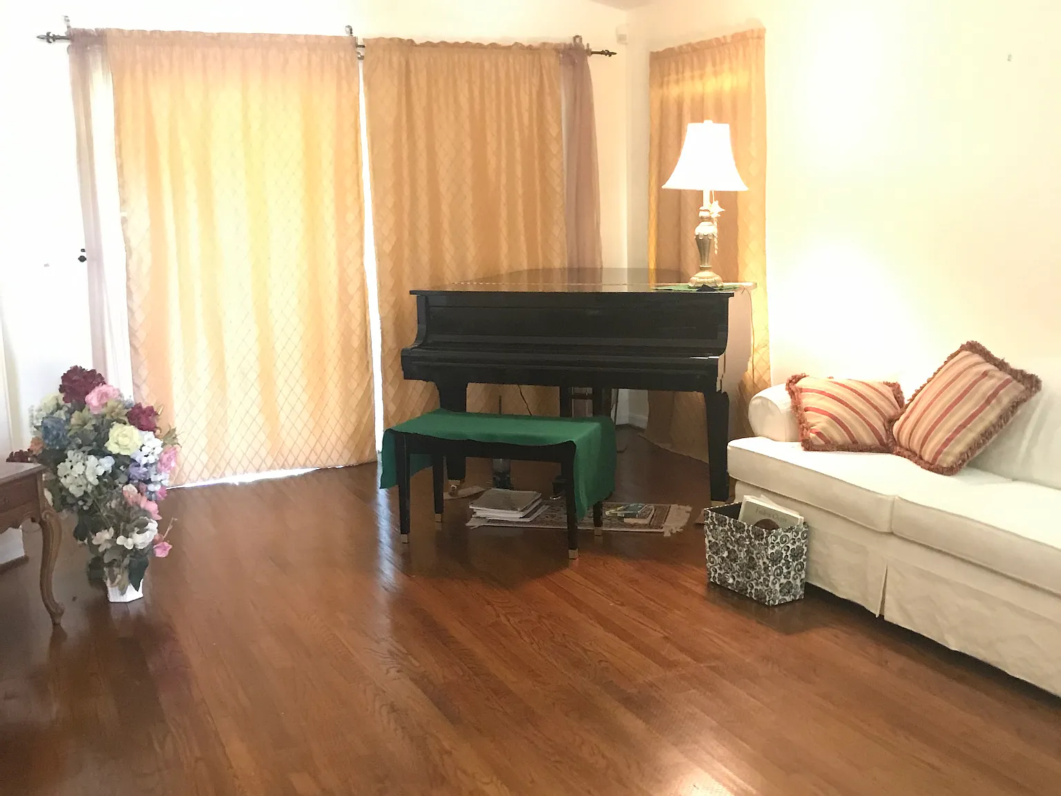 3 bed, 1650 sqft, $2,995 — Photo 2