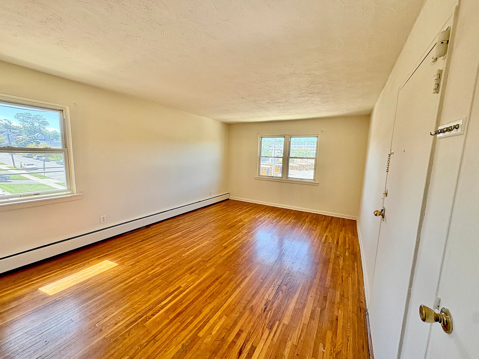 1 bed, 700 sqft, $1,725 — Photo 3