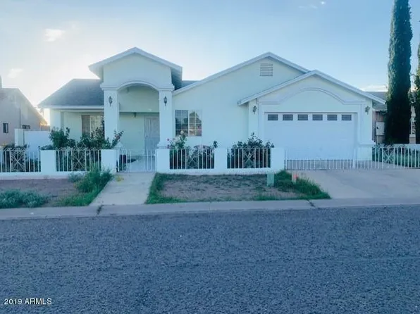 704 N Elizabeth Ave, Douglas, AZ 85607