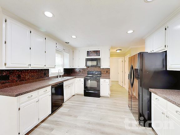 5th image of 3885 Marham Park Cir
