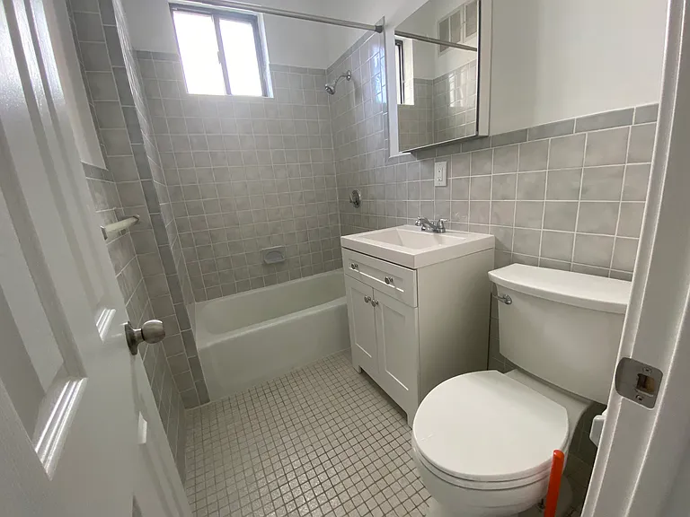 55 Burbank St #14 — Photo 3