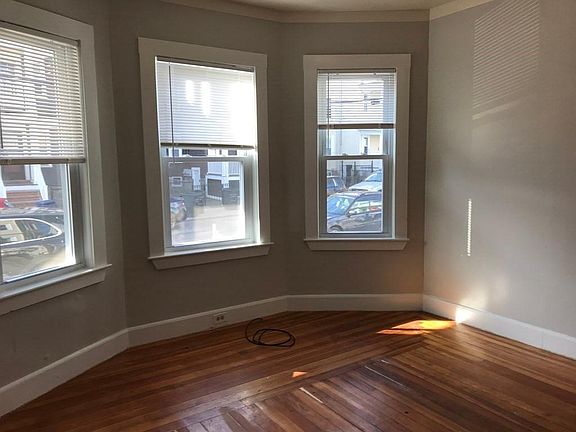2nd image of 396 Centre St Floor 1