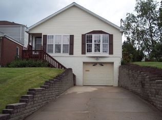5205 Scenery Dr, Pittsburgh, PA 15236