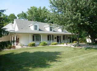 19416 Nottingham Dr, Bloomington, IL 61705