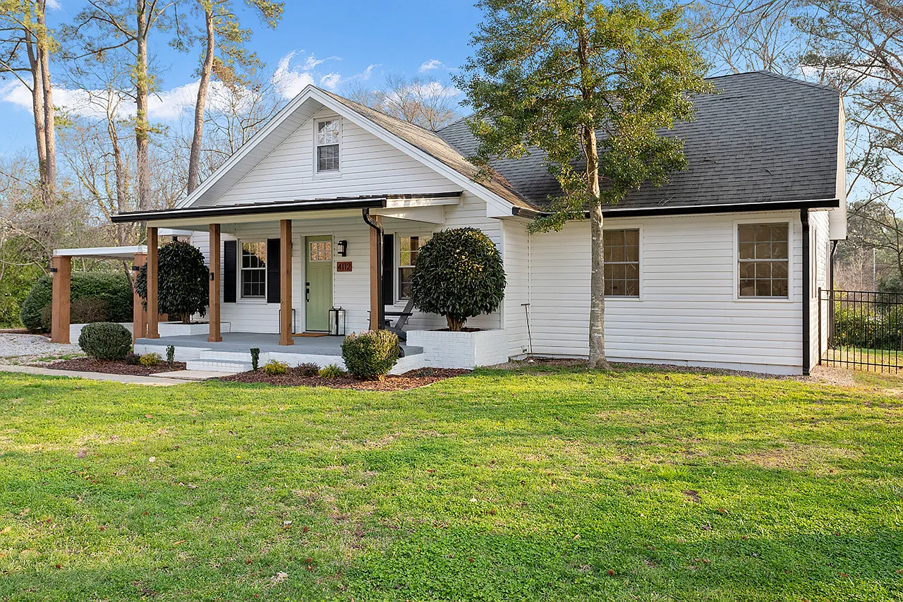 4112 Saint James Church Rd — Photo 2