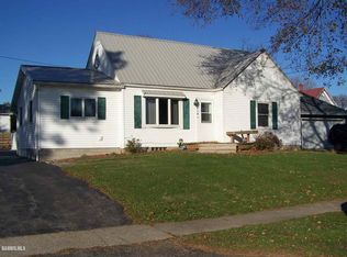 110 E 3rd St, Chadwick, IL 61014