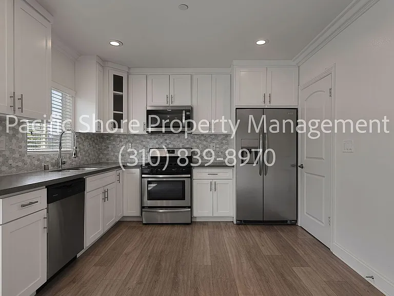 7205 S. La Cienega Apartments — Photo 7