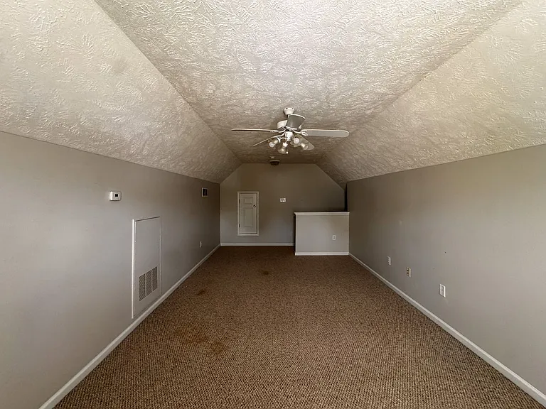 214 Somerset Dr — Photo 12