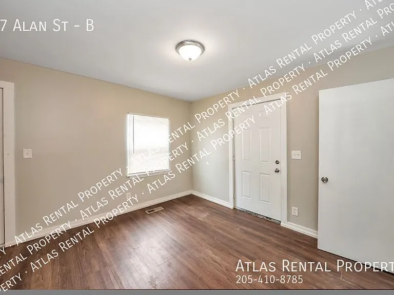 77 Alan St #B — Photo 8