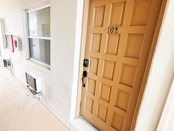 3rd image of 202 Caroline St APT 102