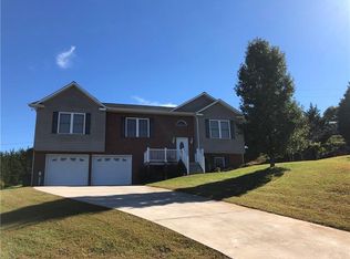 2209 Olde West Rd SE, Hudson, NC 28638