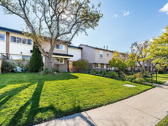 3rd image of 925 Bayly St #17