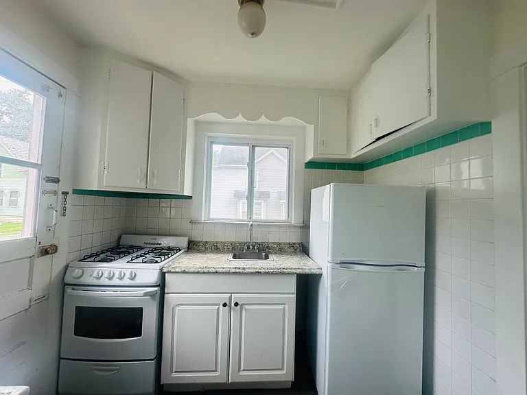 30 Kelsey Rd #2 — Photo 3