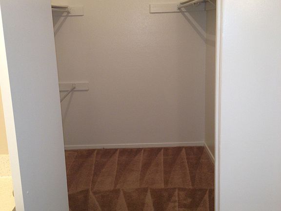 5th image of 1550 Weyland Dr APT 1303