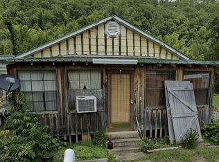 315 River Rd, Grantsville, WV 26147