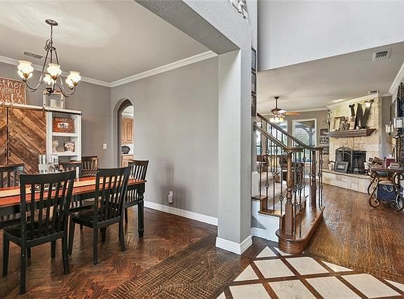 3rd image of 2889 Oakwood Dr