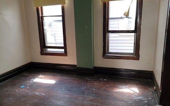 2nd image of 5751 S Carpenter St