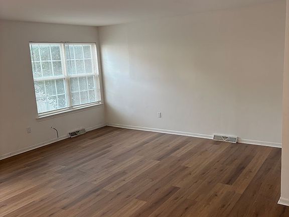 4th image of 70 Three Rivers Dr