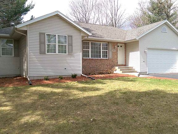 3rd image of 1975 Woodgate Ln