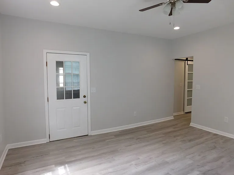 706 E Front St — Photo 12