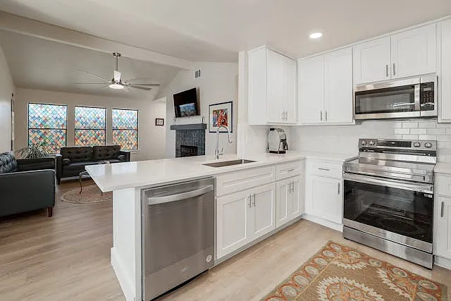 12313 Limerick Ave — Photo 5