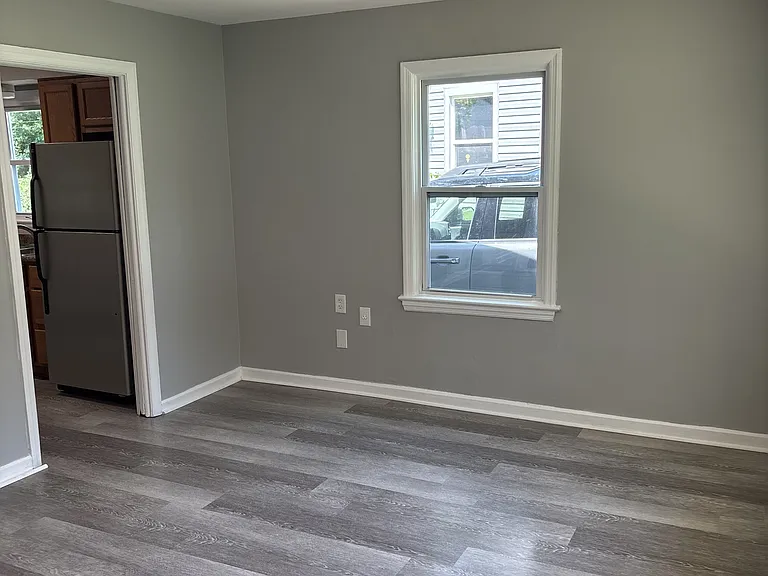 460 Marechal Ln — Photo 7