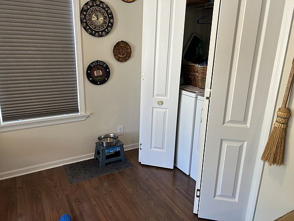4th image of 2737 Niagara Way #S13