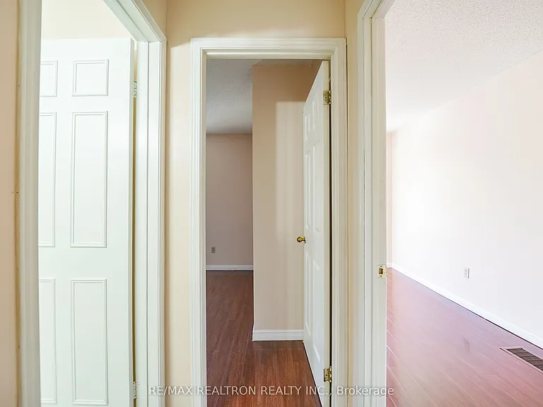 25 Cardwell Ave #24 — Photo 26