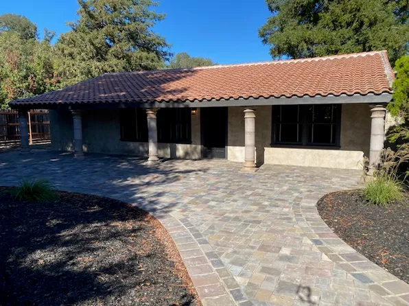 12201 Hewlitt Sturtevant Rd, Hopland, CA 95449