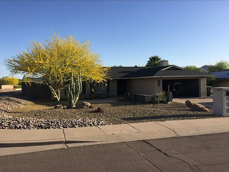 E Acoma Dr — Photo 1