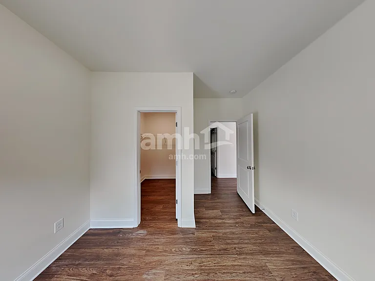 5070 Hudson Valley Dr — Photo 13