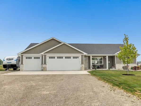 7542 Highland Meadow Ct, Pulaski, WI 54162