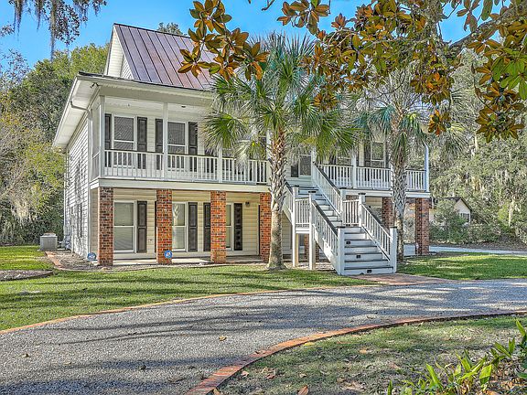 front of house and 1/2 circle driveway