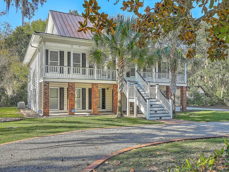front of house and 1/2 circle driveway