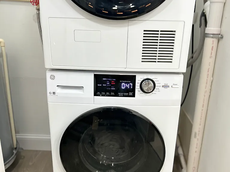 In Unit Washer/Dryer