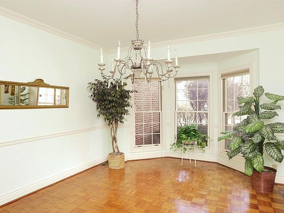 3rd image of 3425 Chestnut Hill Ln