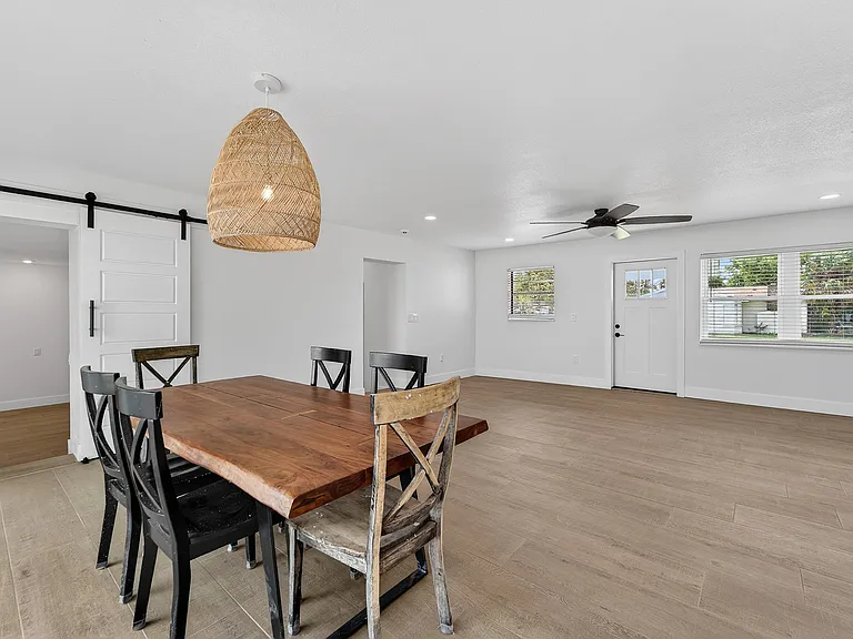 1839 Saint George Dr — Photo 20