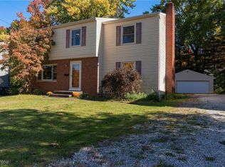 611 Treeside Dr, Akron, OH