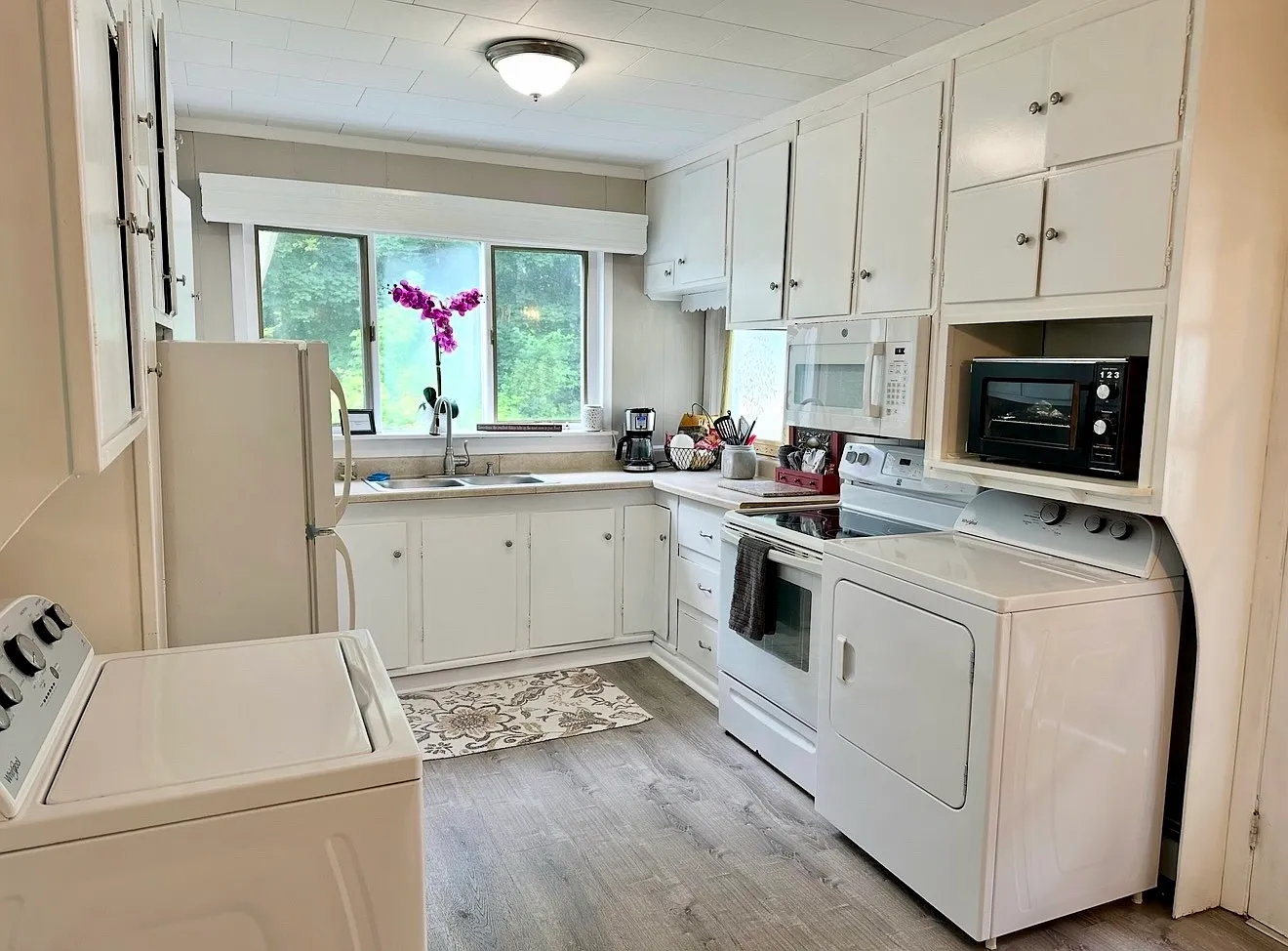 3 bed, 1400 sqft, $1,850 — Photo 4